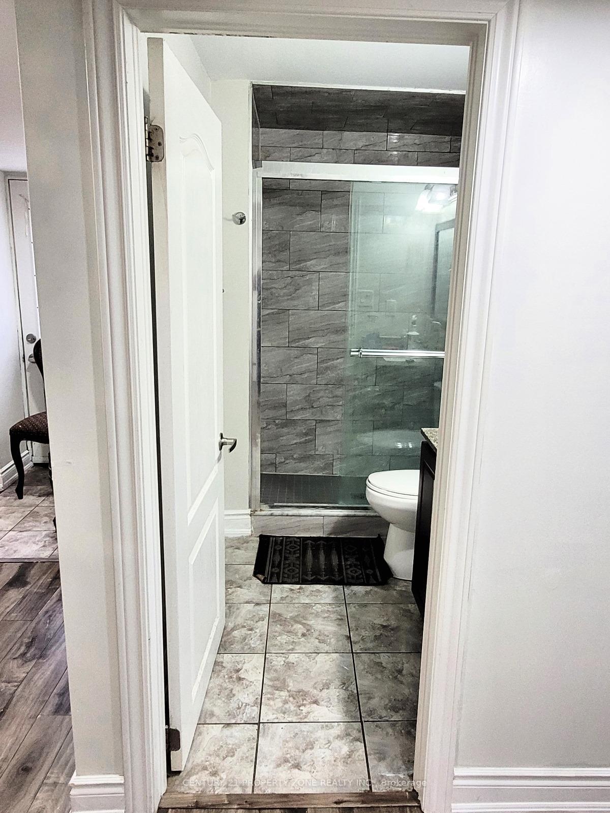Photo 42 of 8 Young Garden Crescent, Brampton, Credit Valley — HOMEH