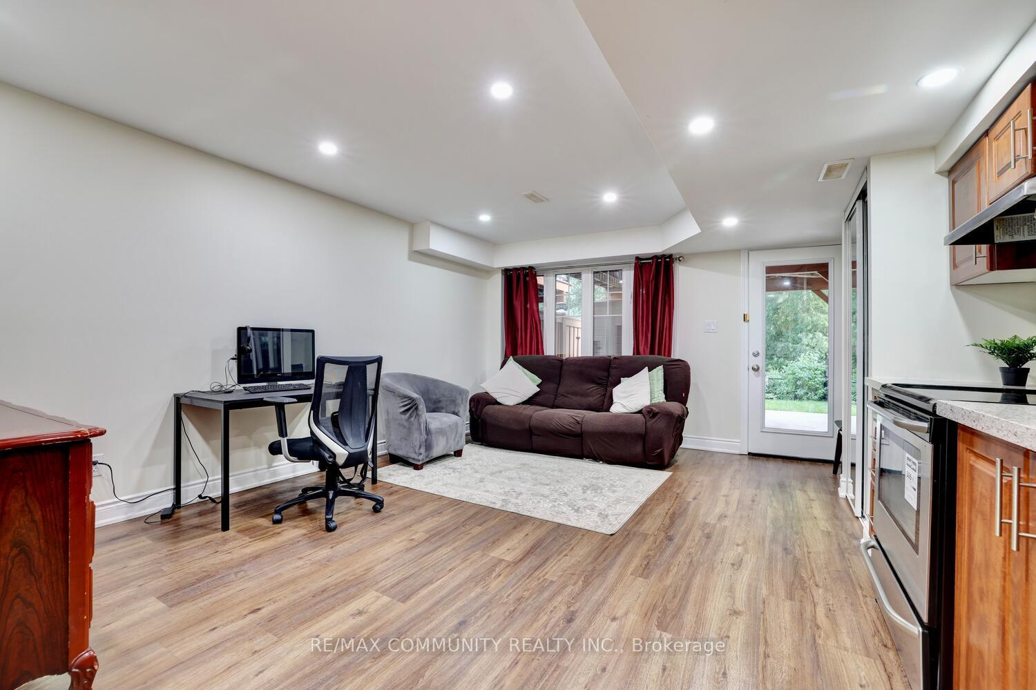 Photo 10 of Unit BSMT, 86 Lady Evelyn Crescent, Brampton, Bram West — HOMEH
