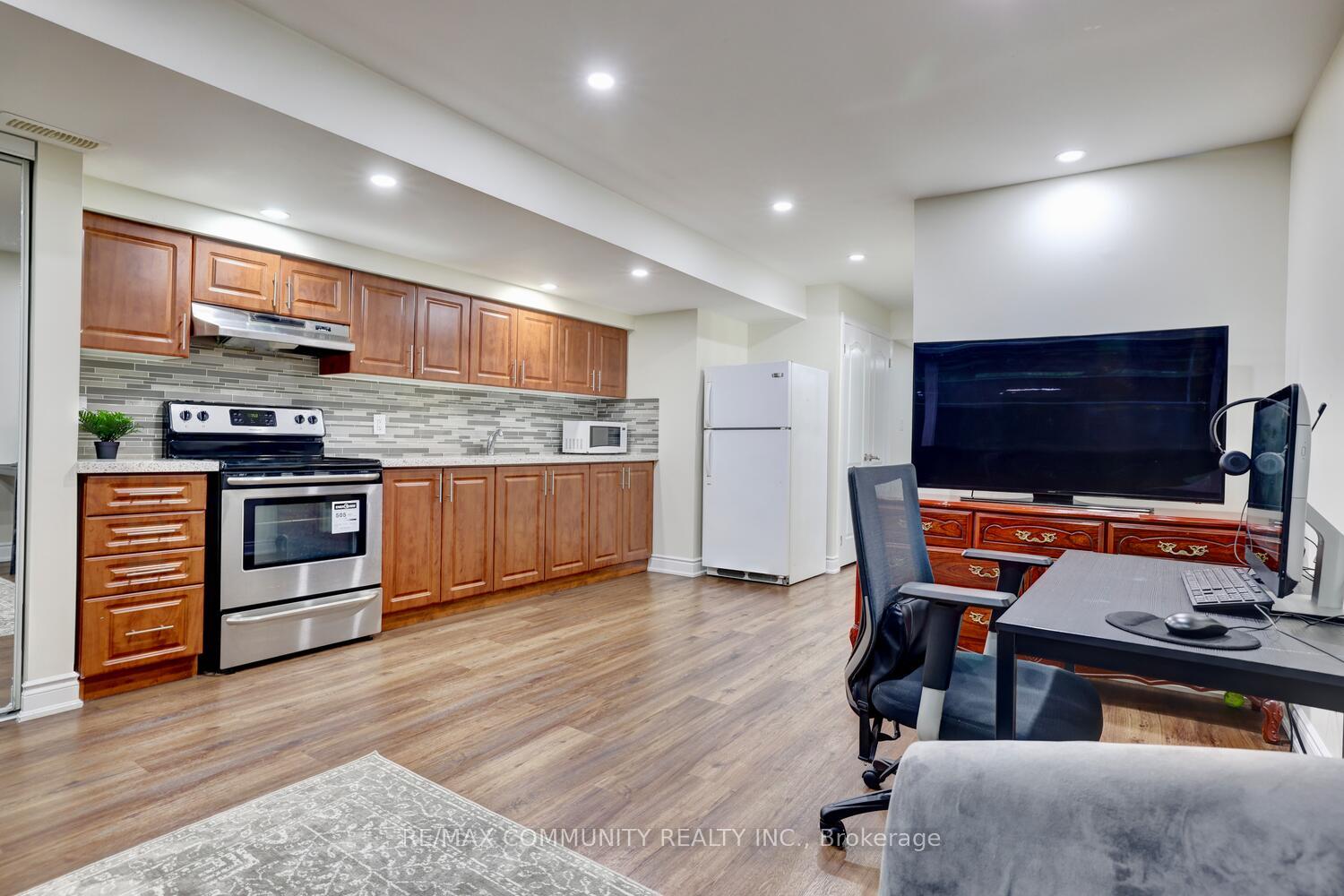 Photo 14 of Unit BSMT, 86 Lady Evelyn Crescent, Brampton, Bram West — HOMEH