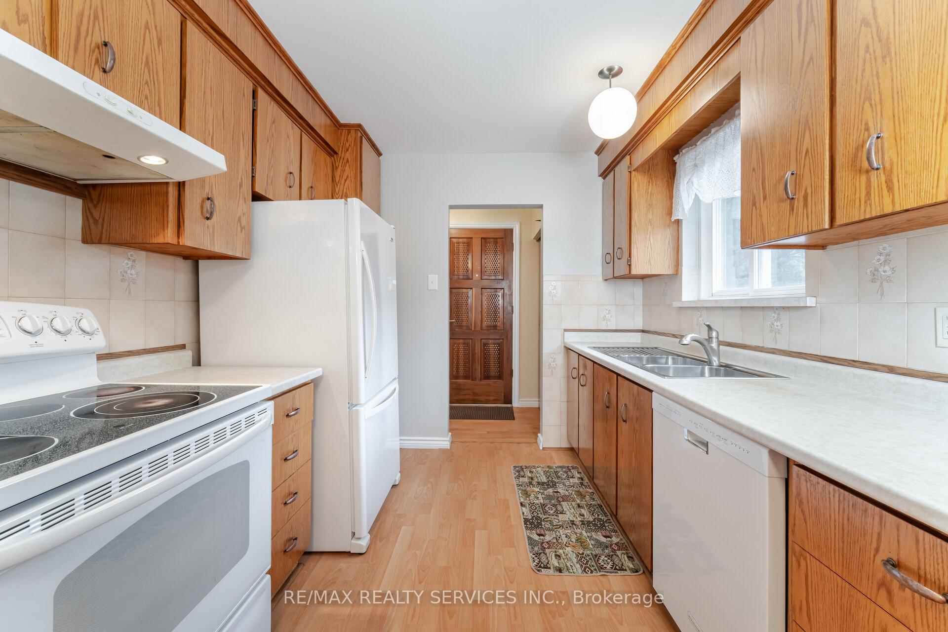 Photo 21 of 37 Welbeck Drive, Brampton, Northwood Park — HOMEH