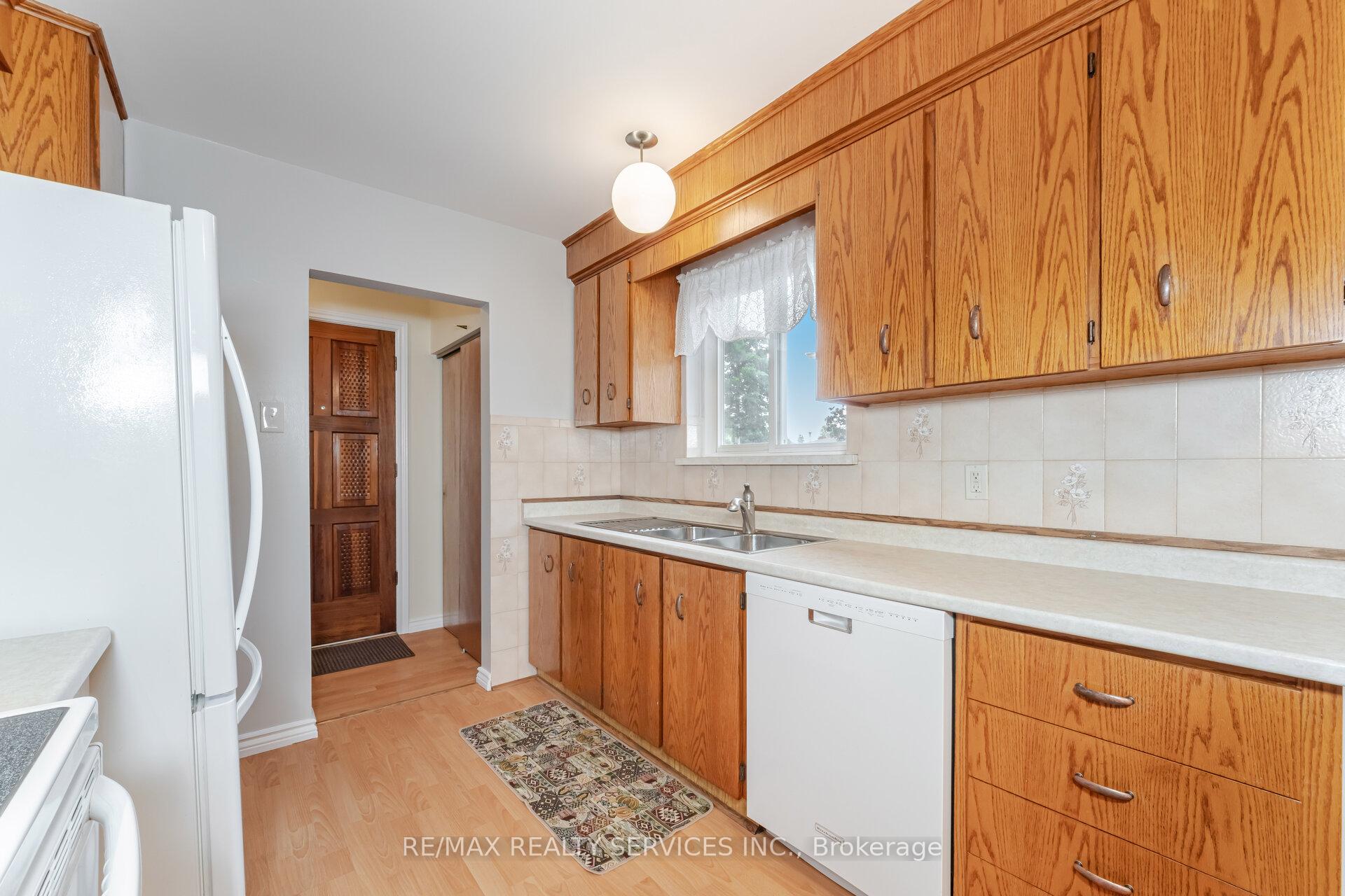 Photo 14 of 37 Welbeck Drive, Brampton, Northwood Park — HOMEH
