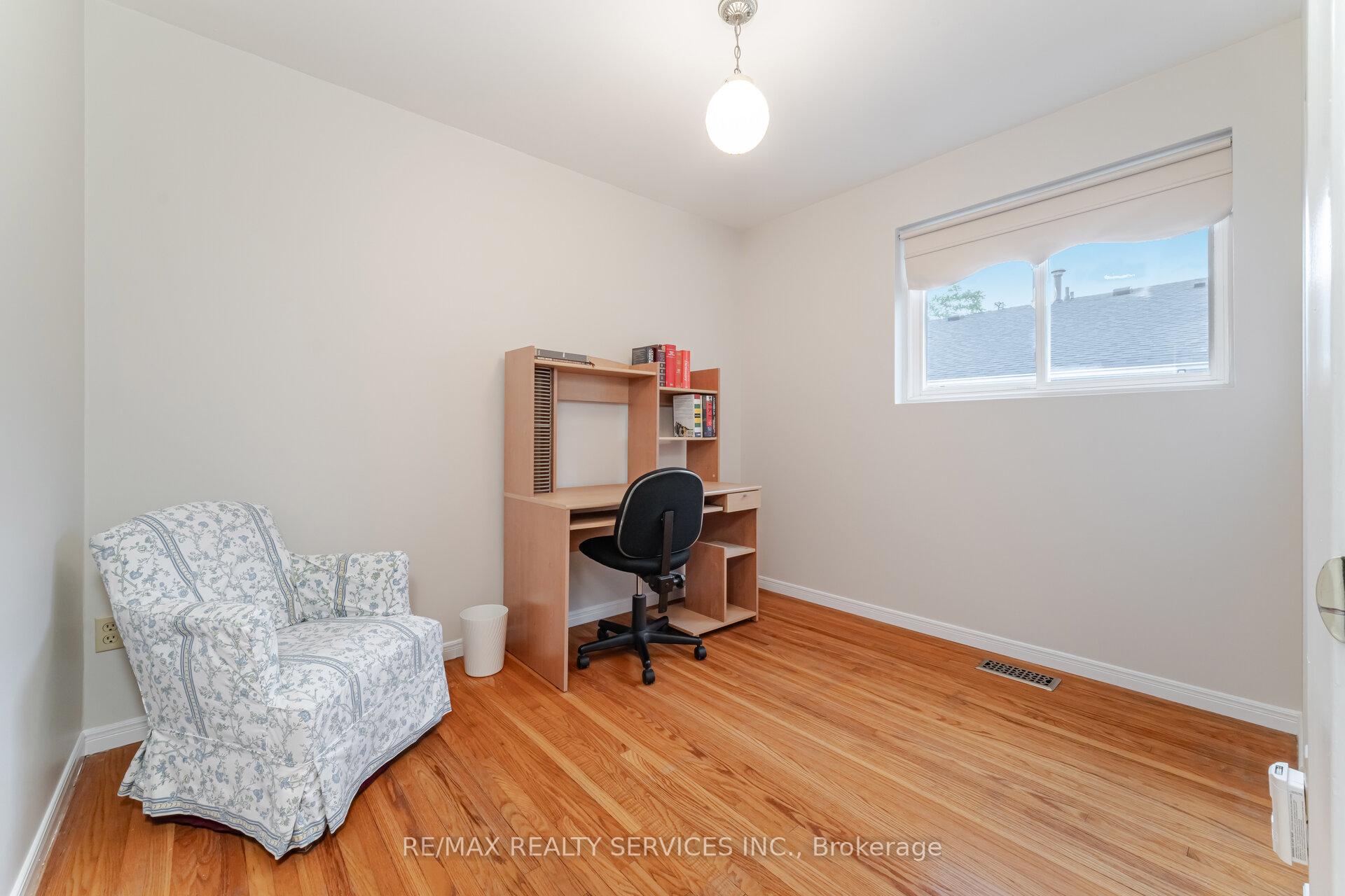 Photo 10 of 37 Welbeck Drive, Brampton, Northwood Park — HOMEH