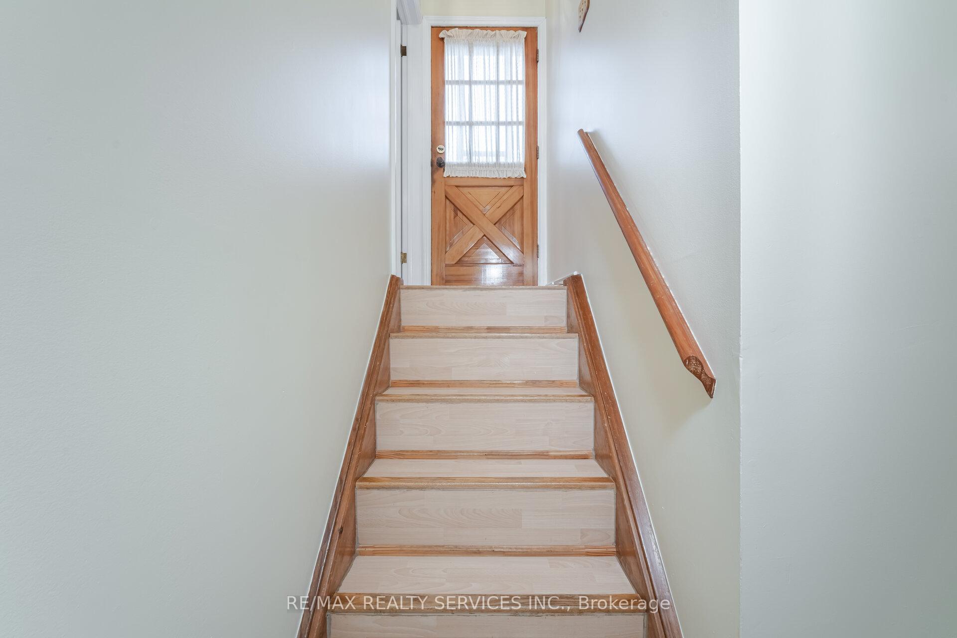 Photo 16 of 37 Welbeck Drive, Brampton, Northwood Park — HOMEH
