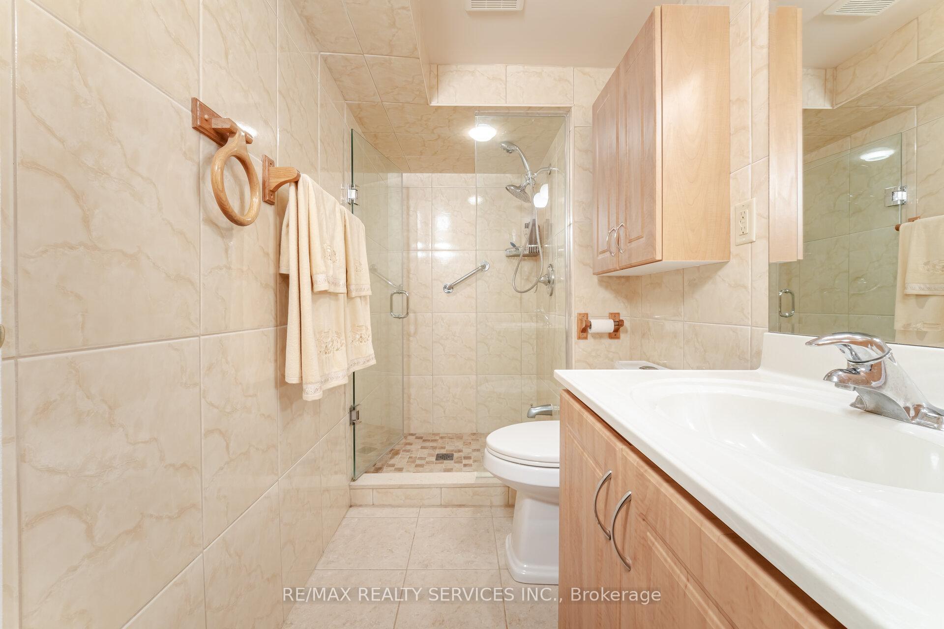 Photo 17 of 37 Welbeck Drive, Brampton, Northwood Park — HOMEH