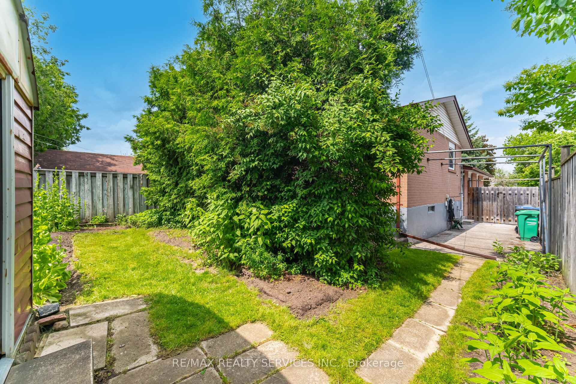 Photo 15 of 37 Welbeck Drive, Brampton, Northwood Park — HOMEH