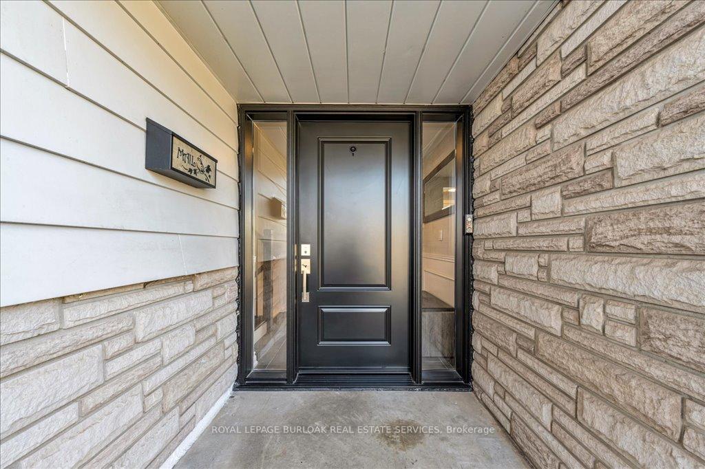 Photo 4 of 677 MacLaren Drive, Burlington, Roseland — HOMEH