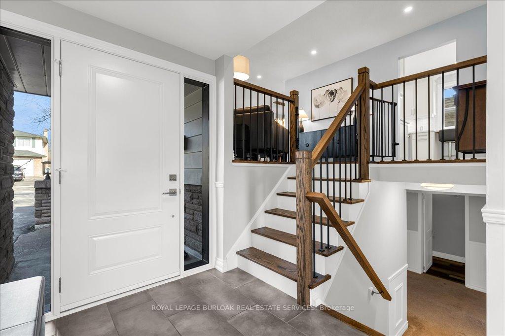 Photo 5 of 677 MacLaren Drive, Burlington, Roseland — HOMEH