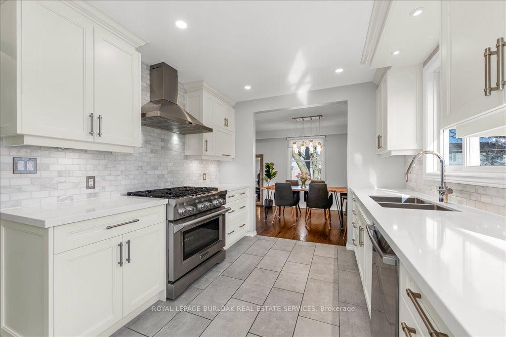 Photo 13 of 677 MacLaren Drive, Burlington, Roseland — HOMEH