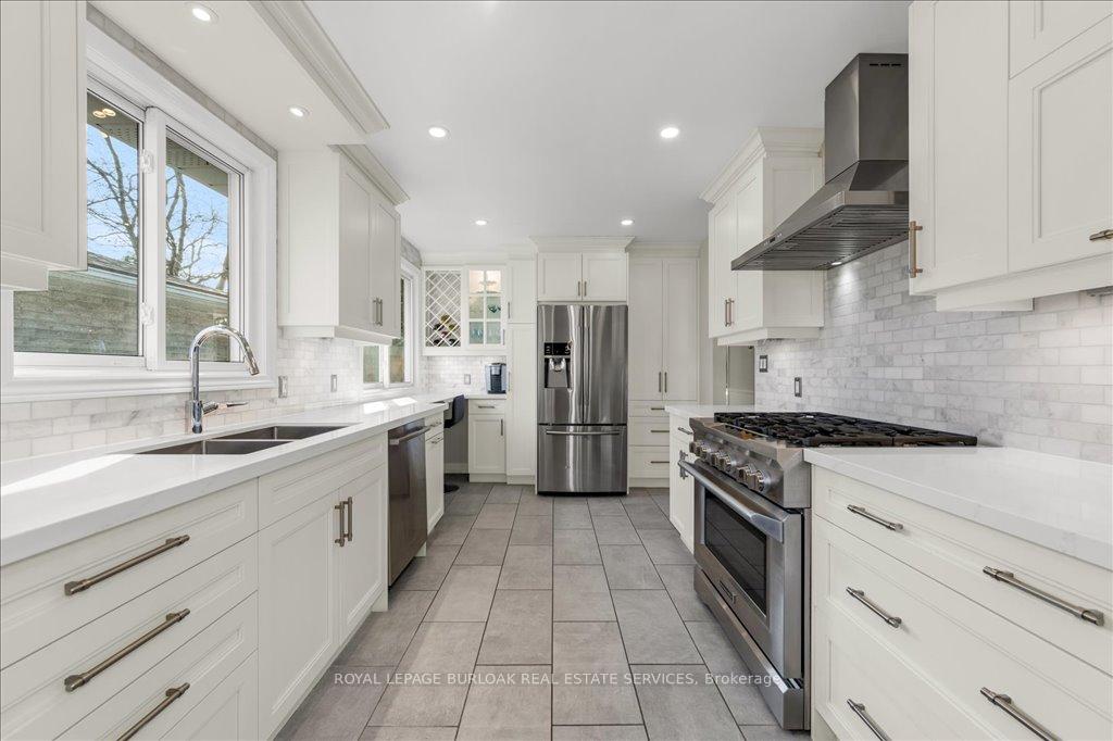 Photo 14 of 677 MacLaren Drive, Burlington, Roseland — HOMEH