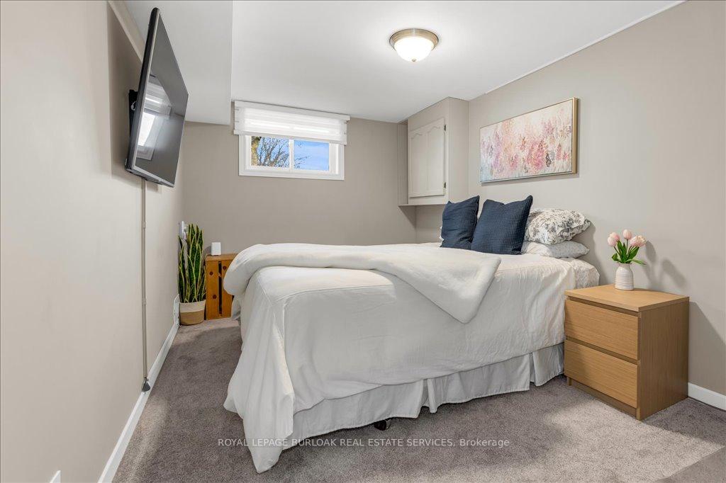 Photo 26 of 677 MacLaren Drive, Burlington, Roseland — HOMEH