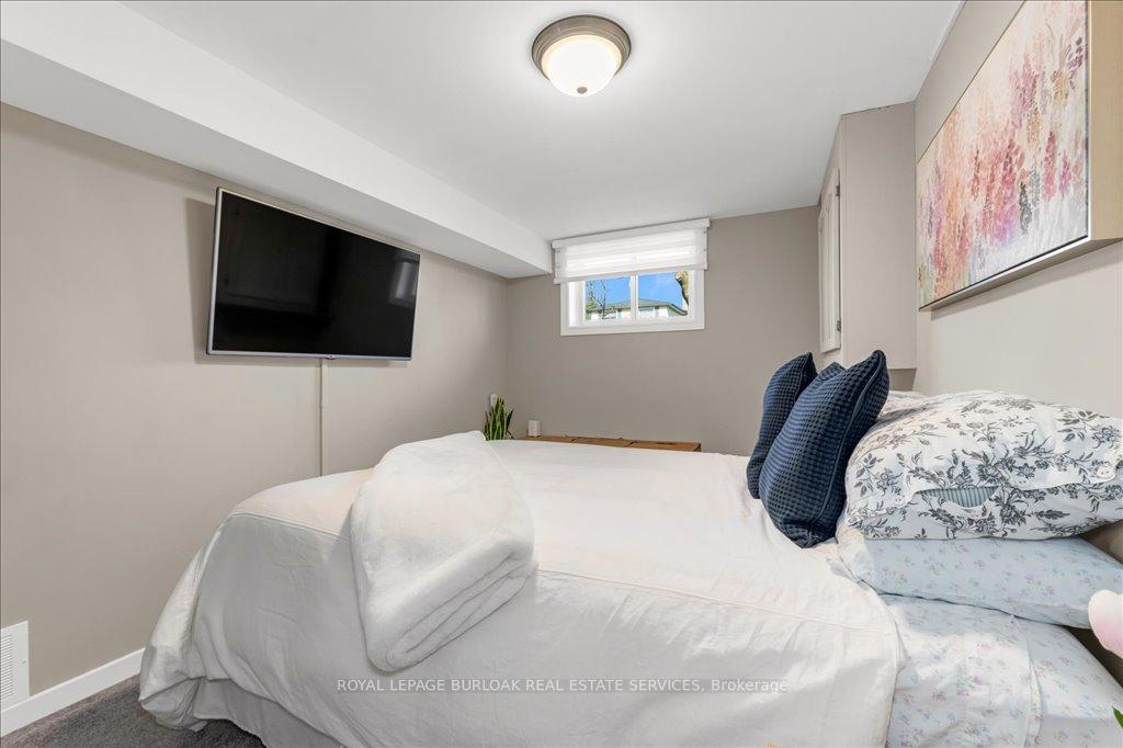Photo 27 of 677 MacLaren Drive, Burlington, Roseland — HOMEH