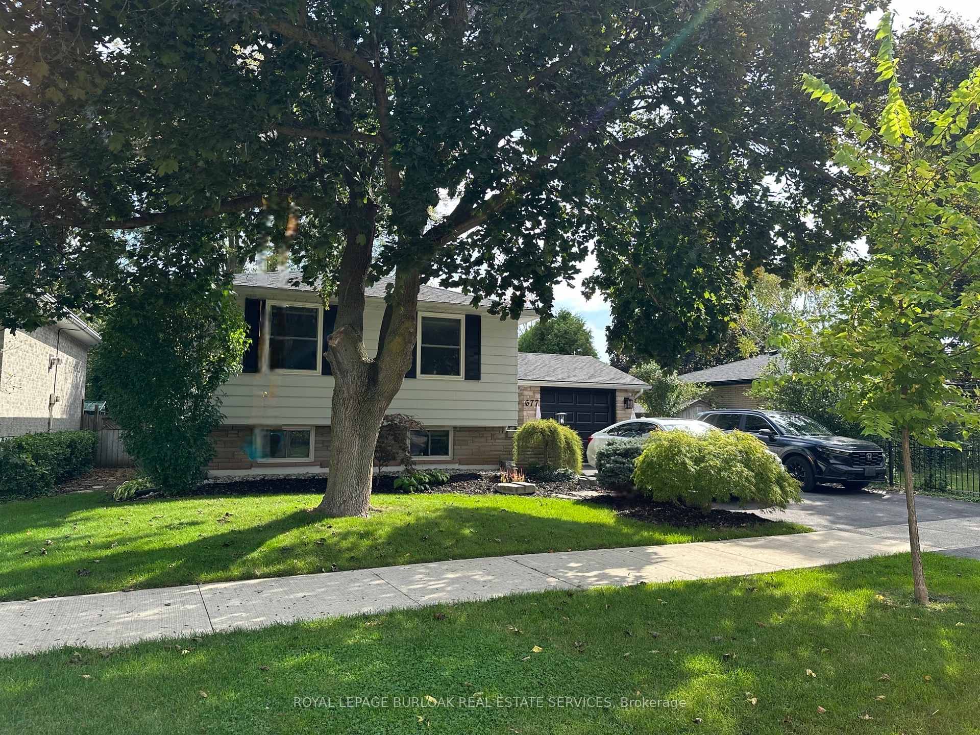 Photo 40 of 677 MacLaren Drive, Burlington, Roseland — HOMEH