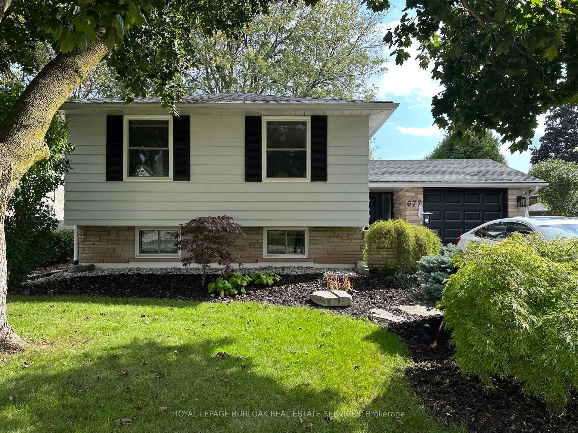 Photo 41 of 677 MacLaren Drive, Burlington, Roseland — HOMEH