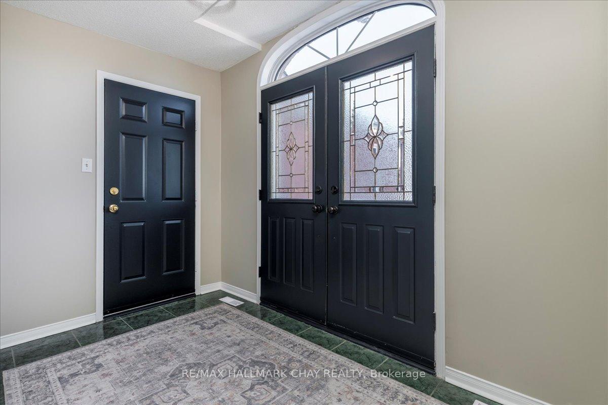 Photo 2 of 283 Cox Mill Road, Barrie, Bayshore — HOMEH