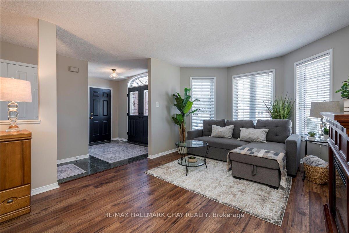 Photo 3 of 283 Cox Mill Road, Barrie, Bayshore — HOMEH