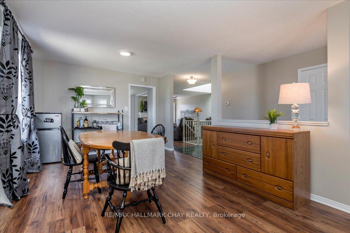 Photo 6 of 283 Cox Mill Road, Barrie, Bayshore — HOMEH