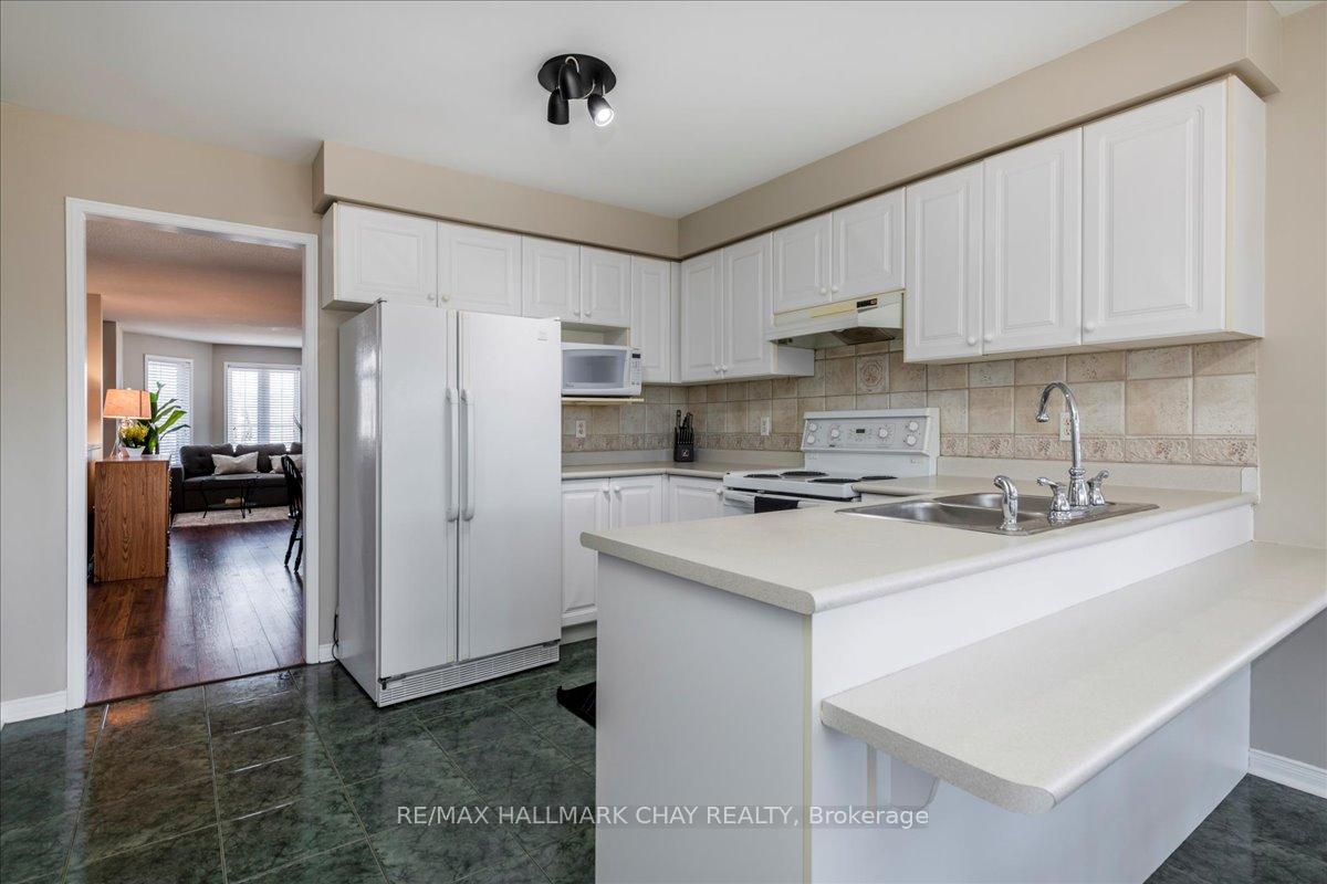Photo 7 of 283 Cox Mill Road, Barrie, Bayshore — HOMEH