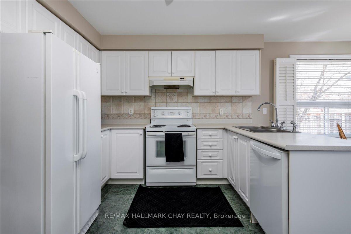 Photo 8 of 283 Cox Mill Road, Barrie, Bayshore — HOMEH