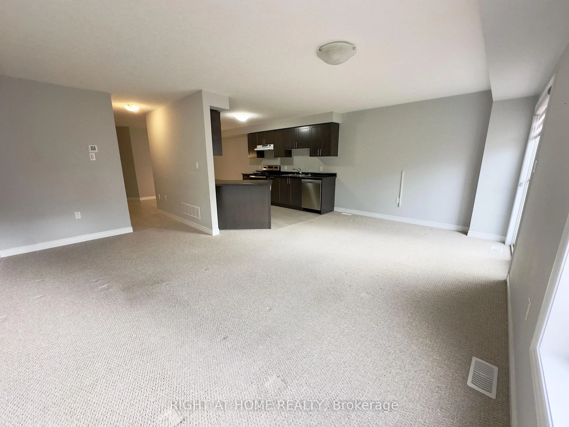 Photo 5 of 194 Dalgleish Trail, Hamilton, Rural Glanbrook — HOMEH