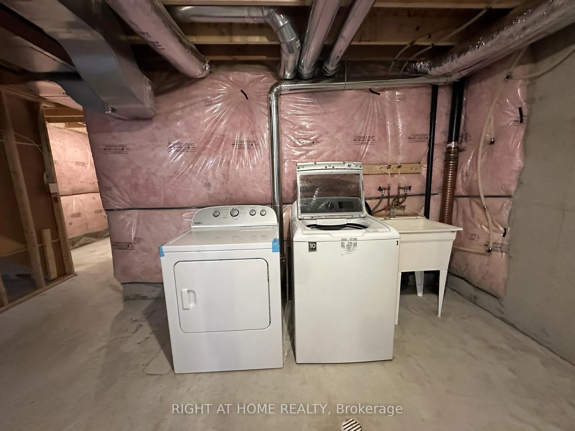Photo 19 of 194 Dalgleish Trail, Hamilton, Rural Glanbrook — HOMEH