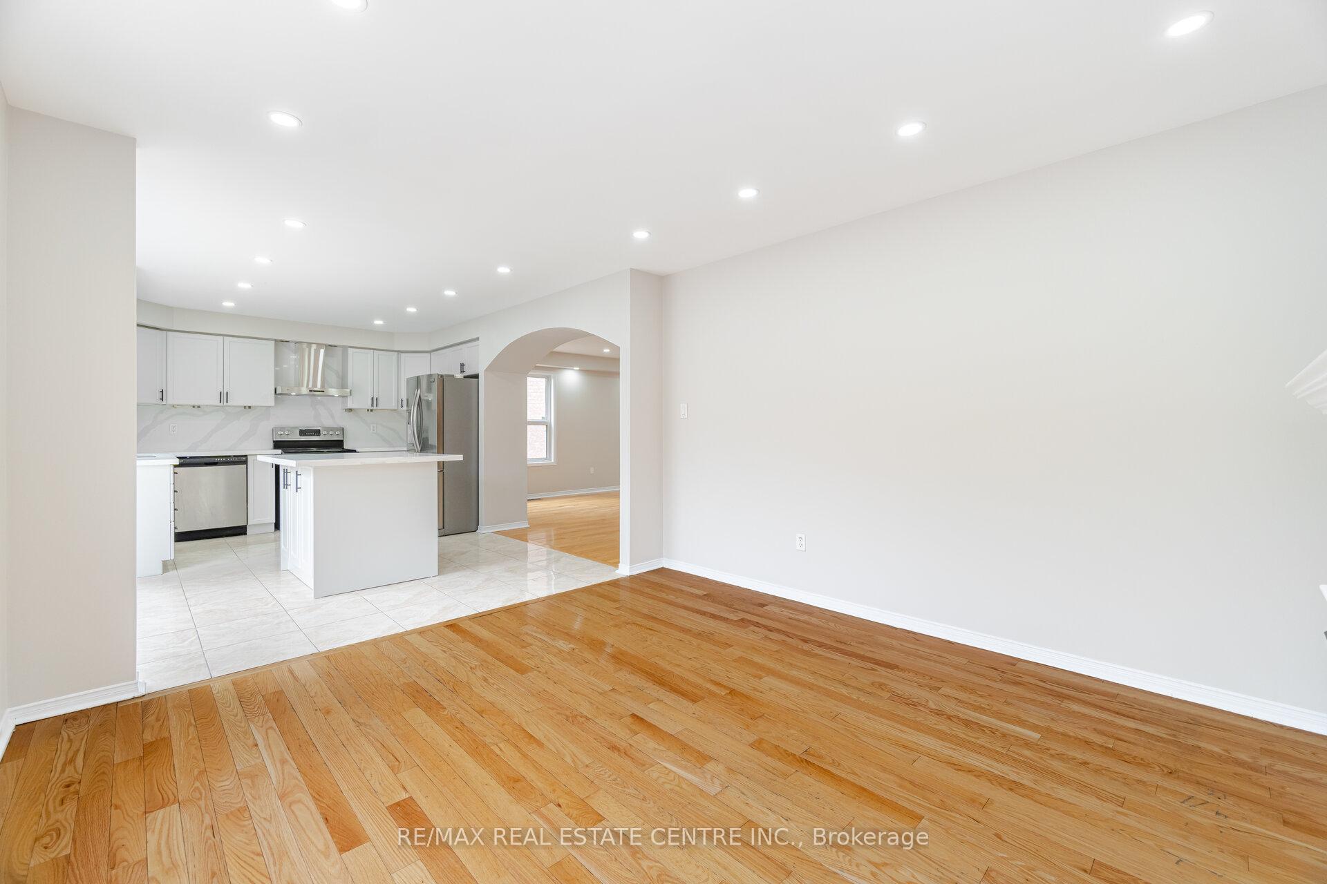Photo 16 of 16 Mistycreek Crescent, Brampton, Fletcher's Meadow — HOMEH