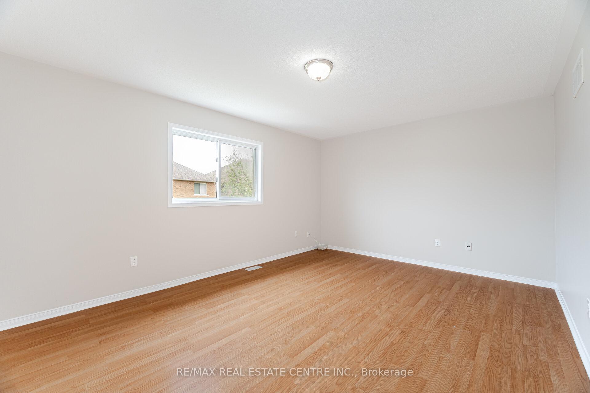 Photo 22 of 16 Mistycreek Crescent, Brampton, Fletcher's Meadow — HOMEH
