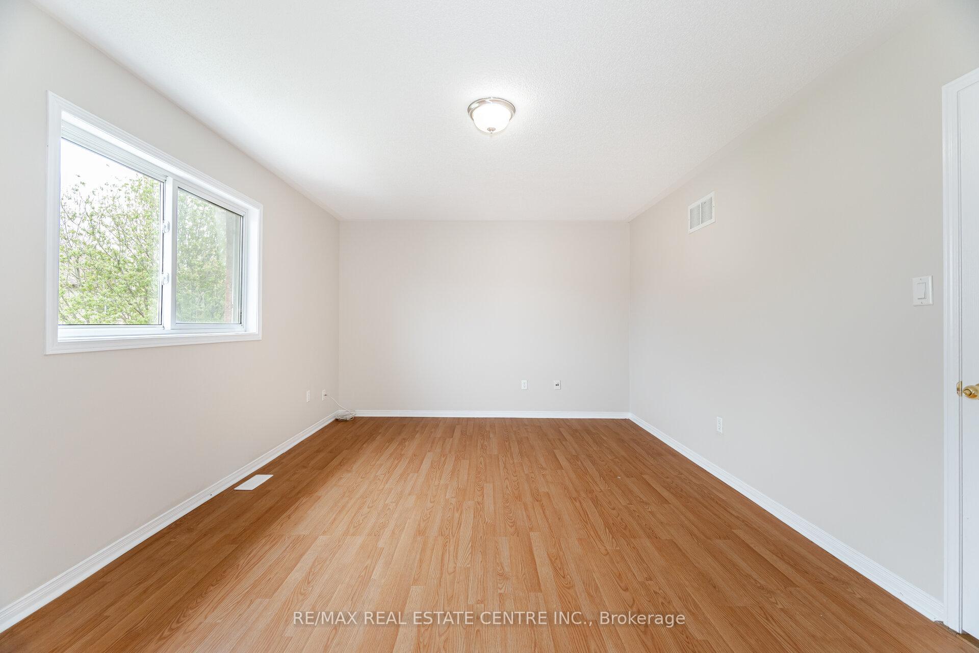 Photo 29 of 16 Mistycreek Crescent, Brampton, Fletcher's Meadow — HOMEH