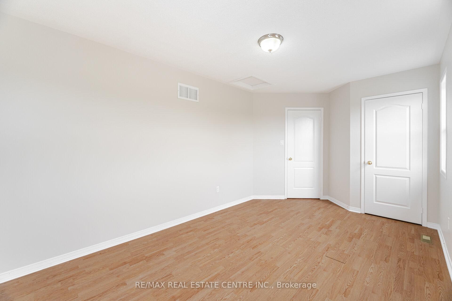 Photo 45 of 16 Mistycreek Crescent, Brampton, Fletcher's Meadow — HOMEH