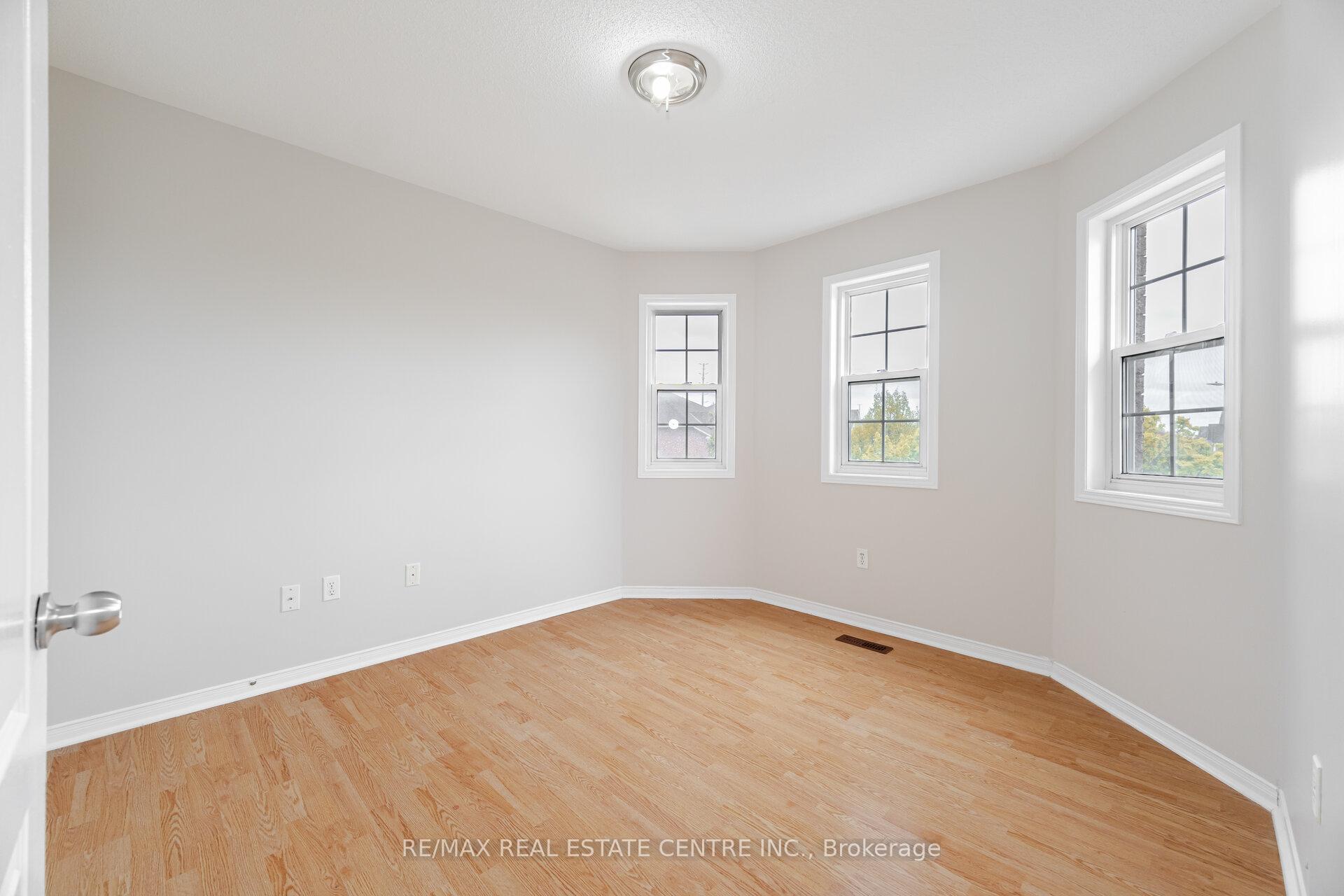 Photo 30 of 16 Mistycreek Crescent, Brampton, Fletcher's Meadow — HOMEH