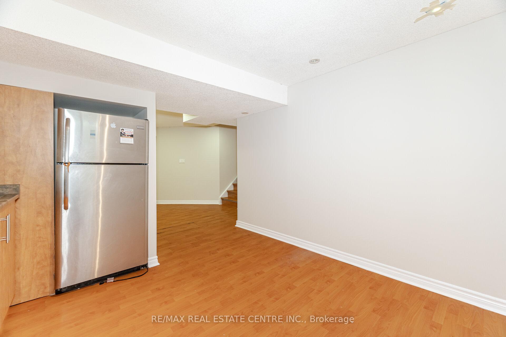 Photo 38 of 16 Mistycreek Crescent, Brampton, Fletcher's Meadow — HOMEH