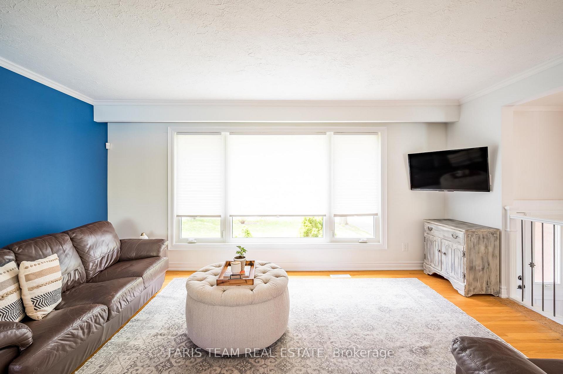 Photo 10 of 13 Woodcrest Road, Barrie, Allandale Heights — HOMEH