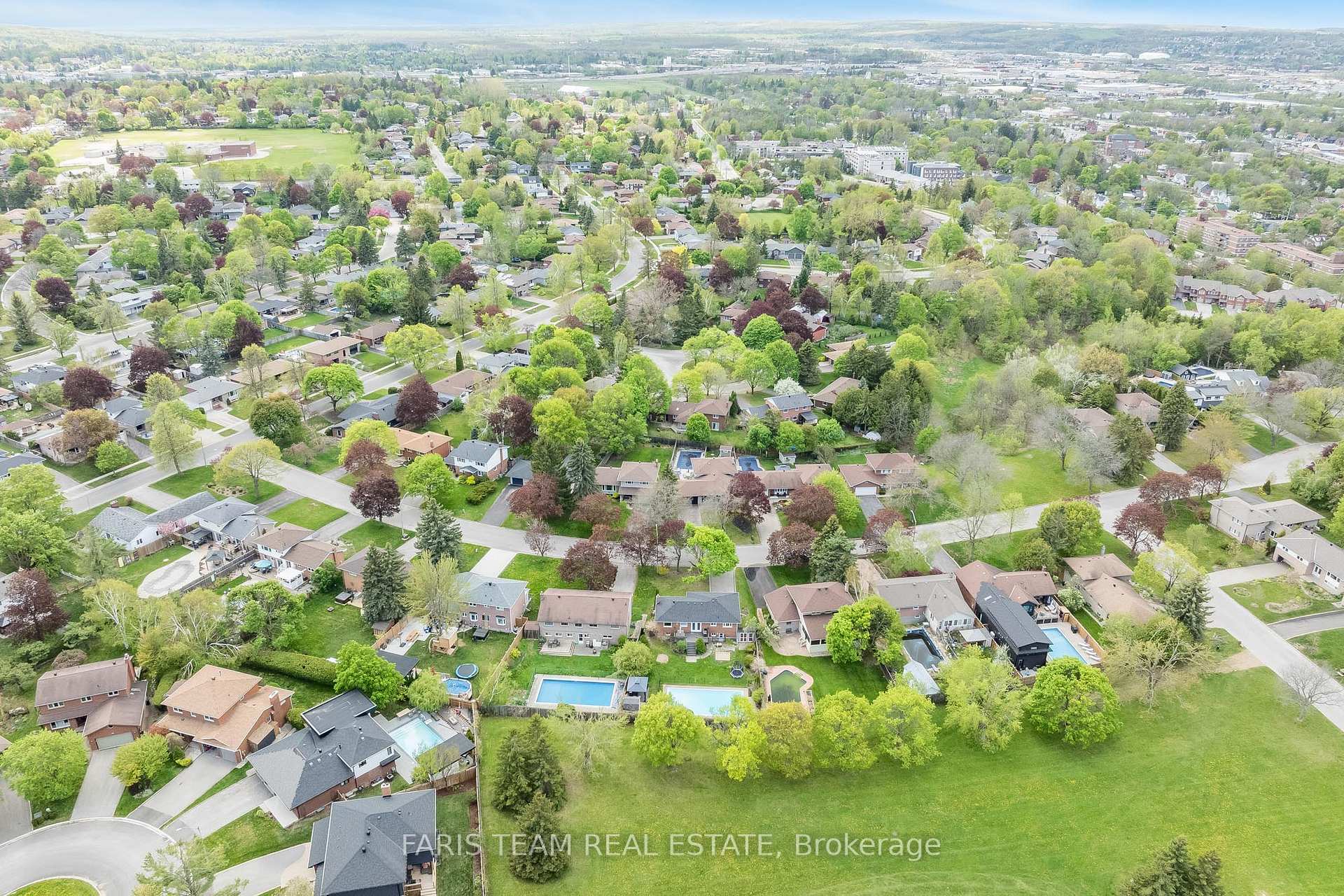 Photo 36 of 13 Woodcrest Road, Barrie, Allandale Heights — HOMEH