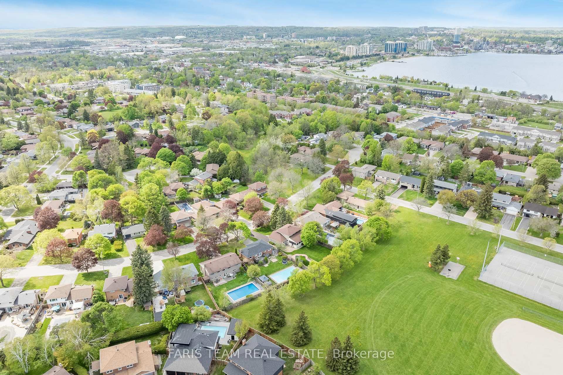 Photo 37 of 13 Woodcrest Road, Barrie, Allandale Heights — HOMEH