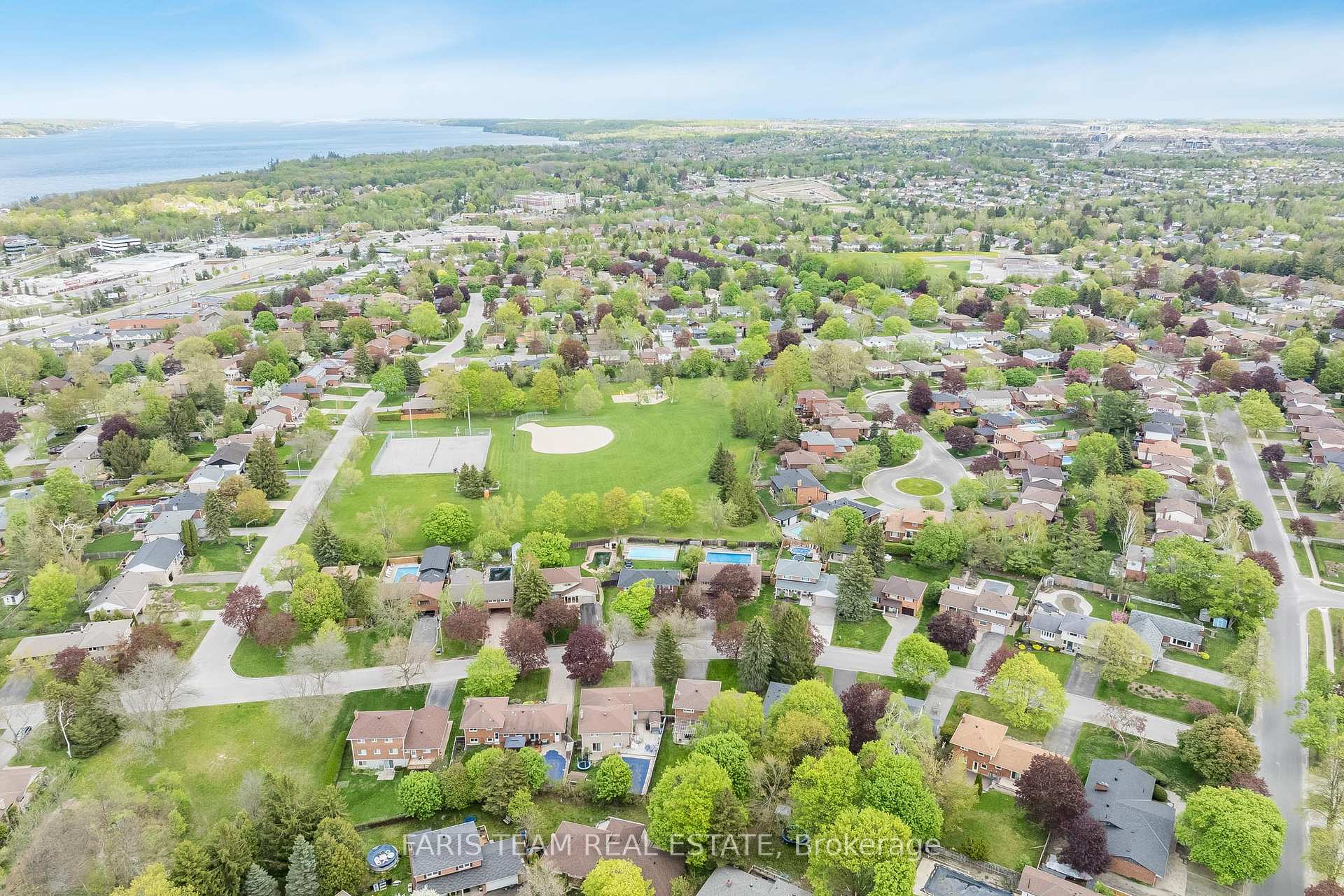 Photo 38 of 13 Woodcrest Road, Barrie, Allandale Heights — HOMEH