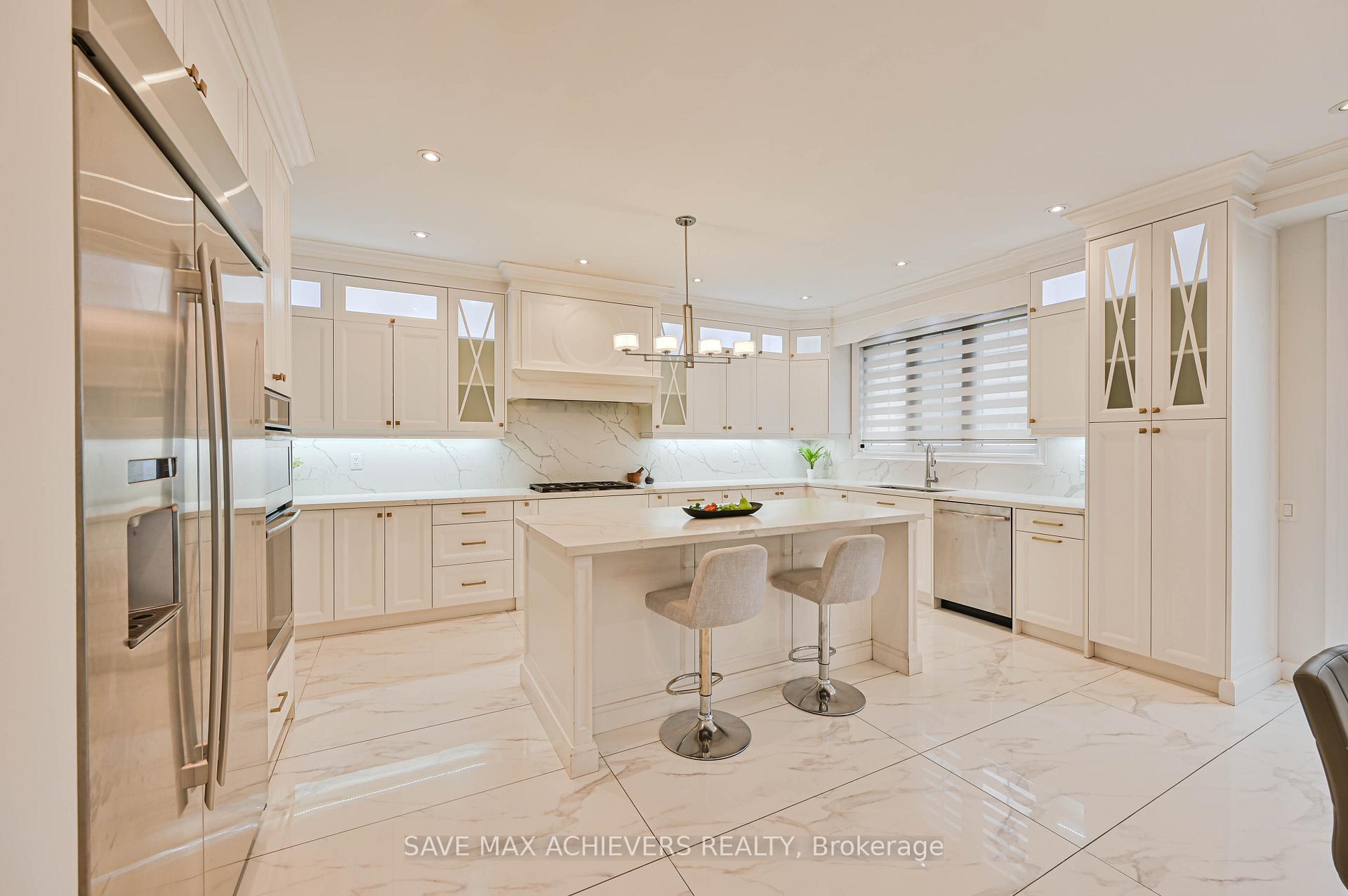 Photo 4 of 7 Seacliff Crescent, Brampton, Bram East — HOMEH