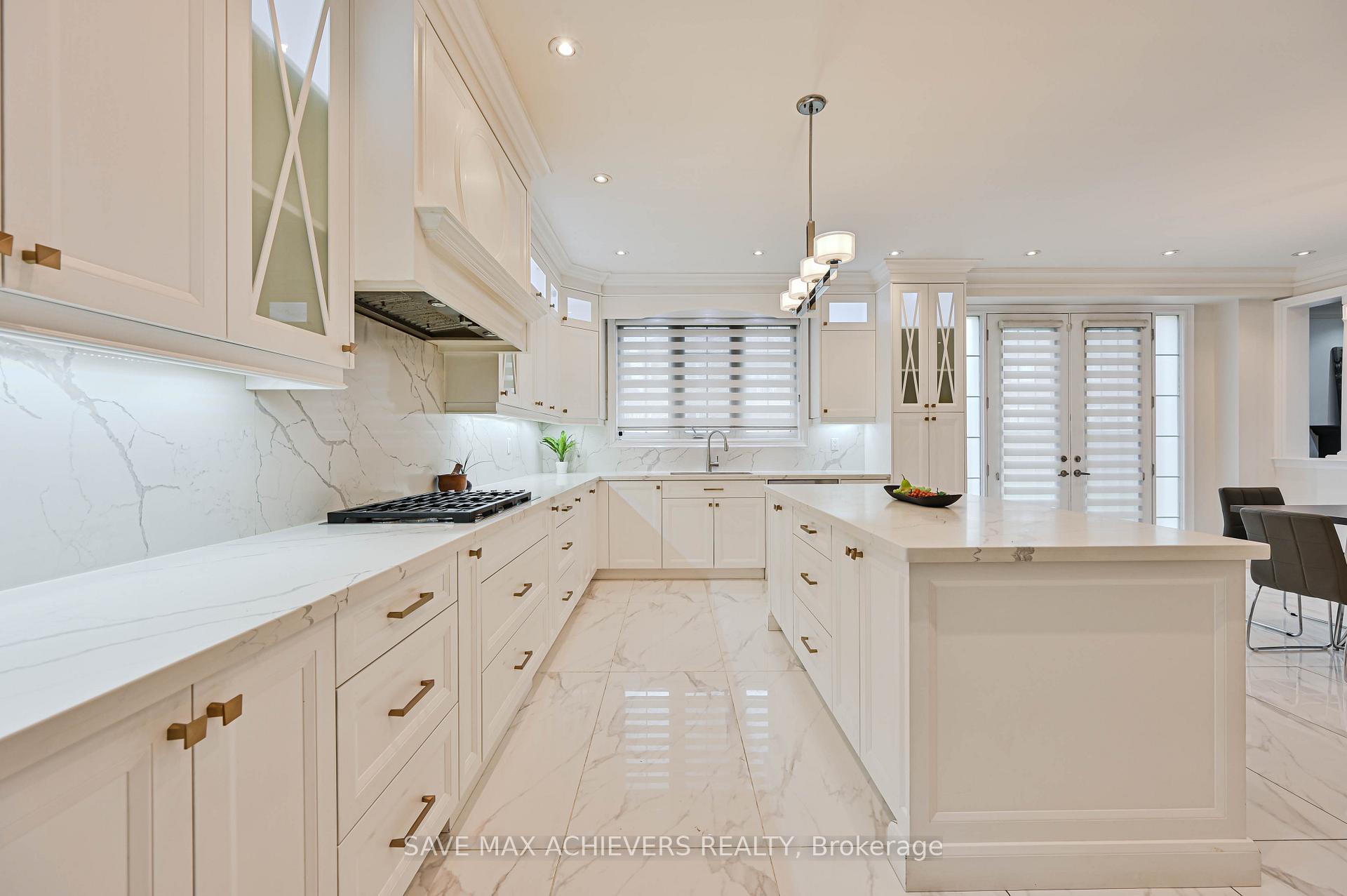Photo 8 of 7 Seacliff Crescent, Brampton, Bram East — HOMEH