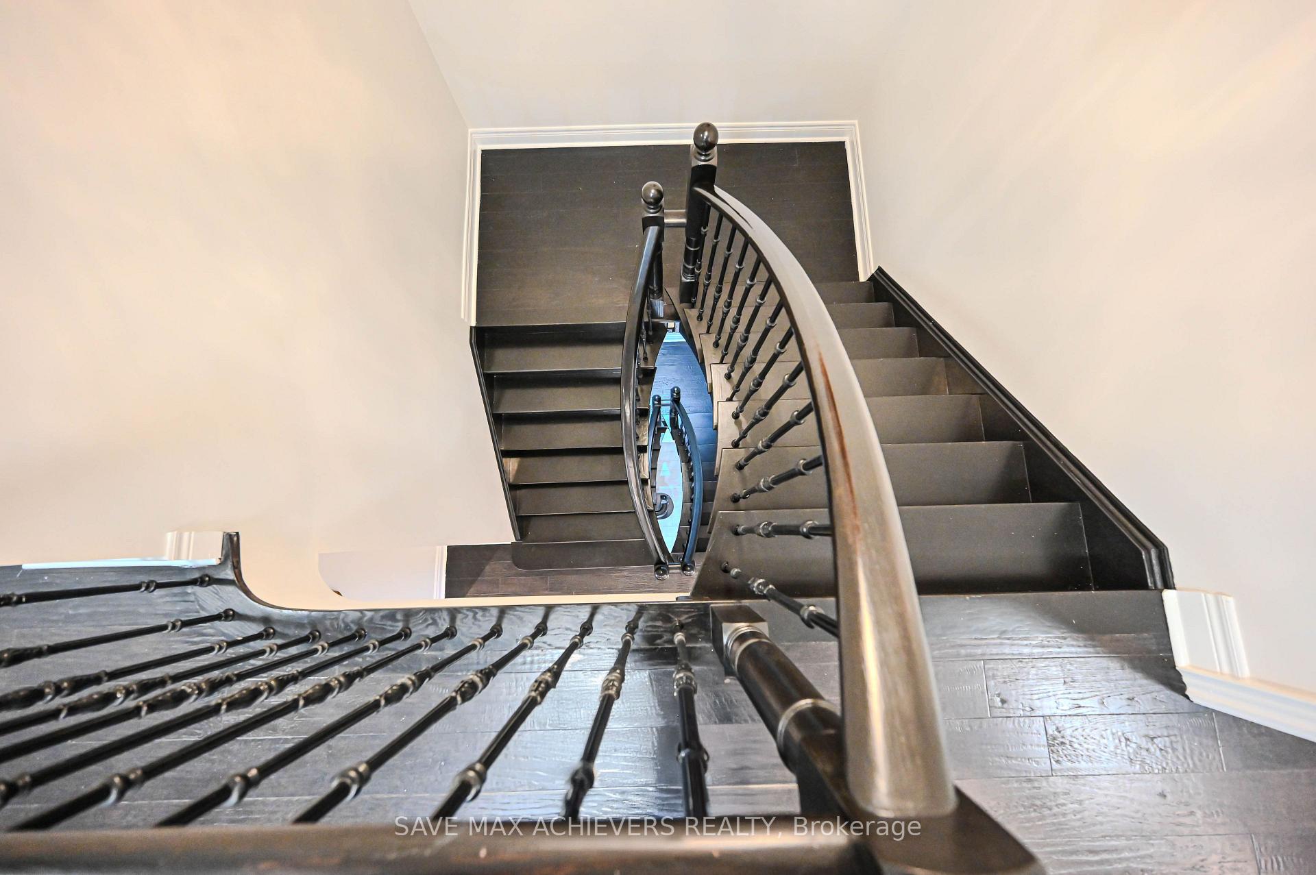 Photo 15 of 7 Seacliff Crescent, Brampton, Bram East — HOMEH