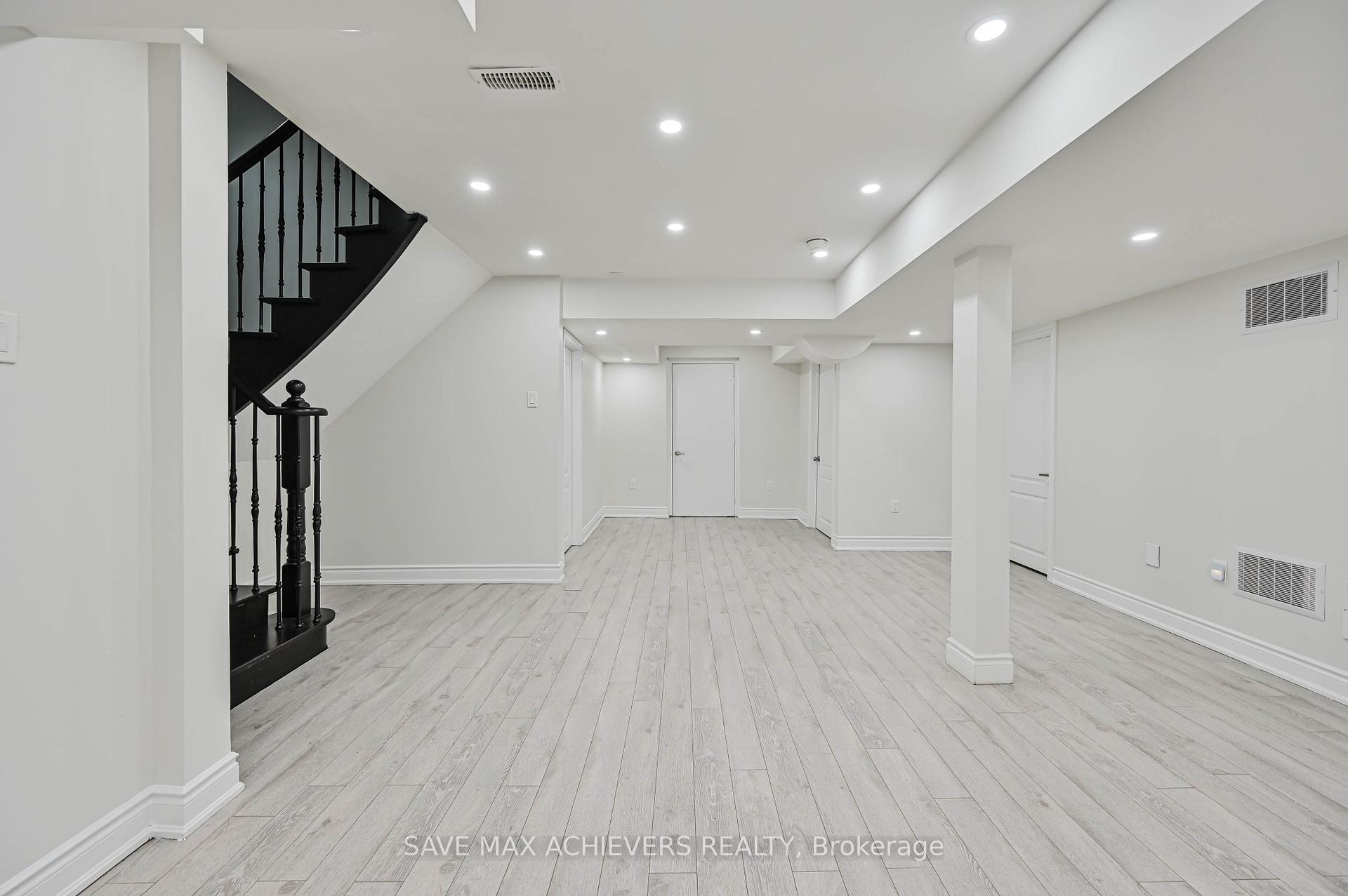 Photo 34 of 7 Seacliff Crescent, Brampton, Bram East — HOMEH