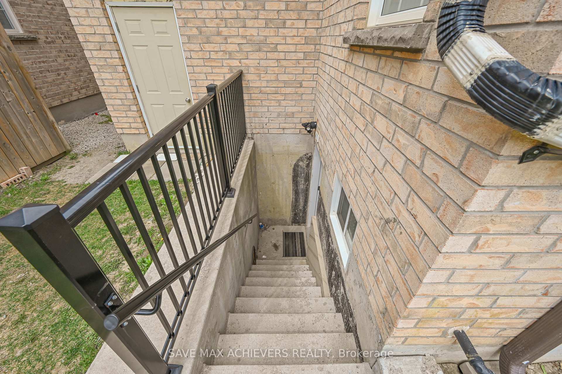 Photo 45 of 7 Seacliff Crescent, Brampton, Bram East — HOMEH
