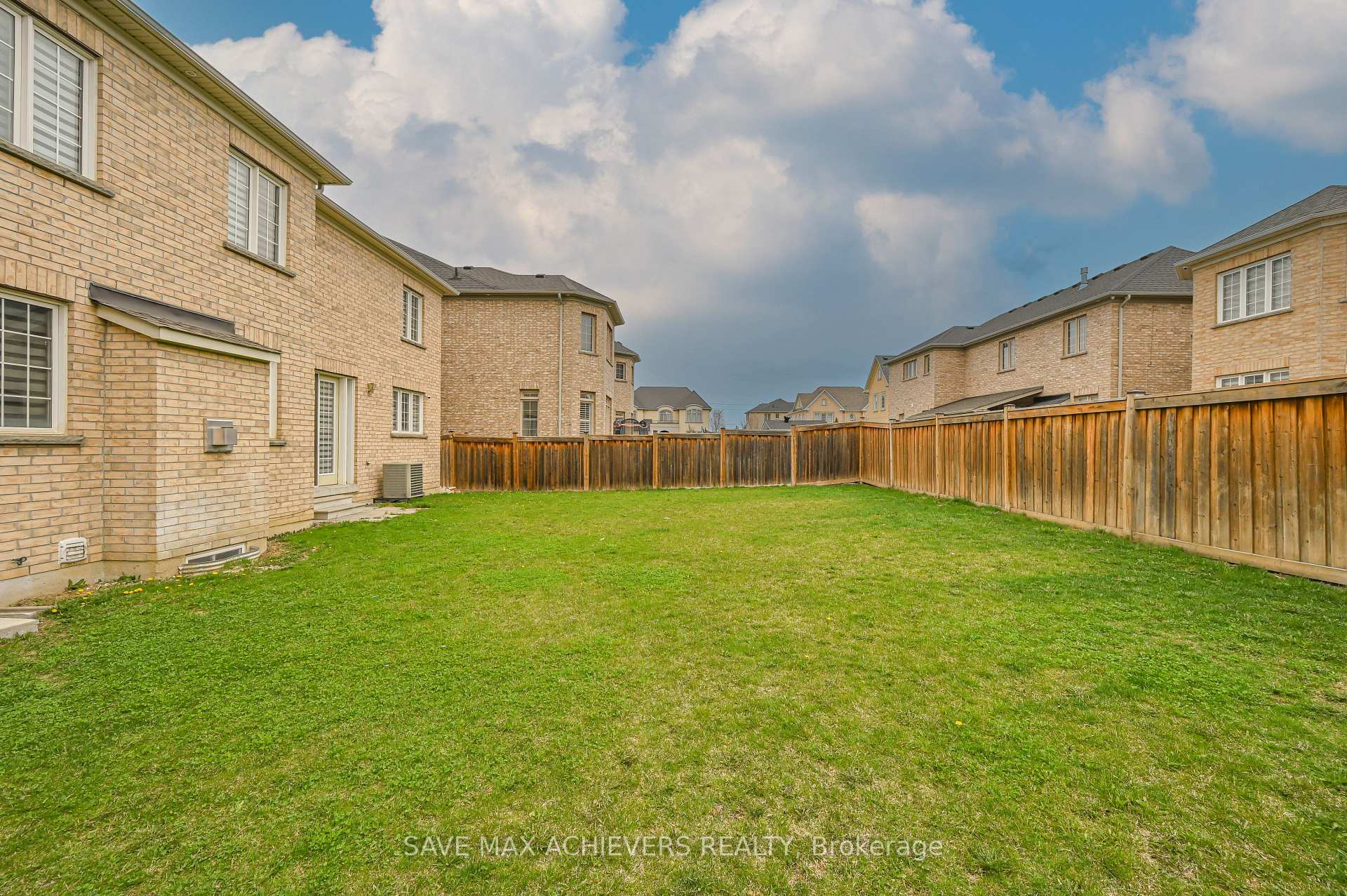 Photo 46 of 7 Seacliff Crescent, Brampton, Bram East — HOMEH
