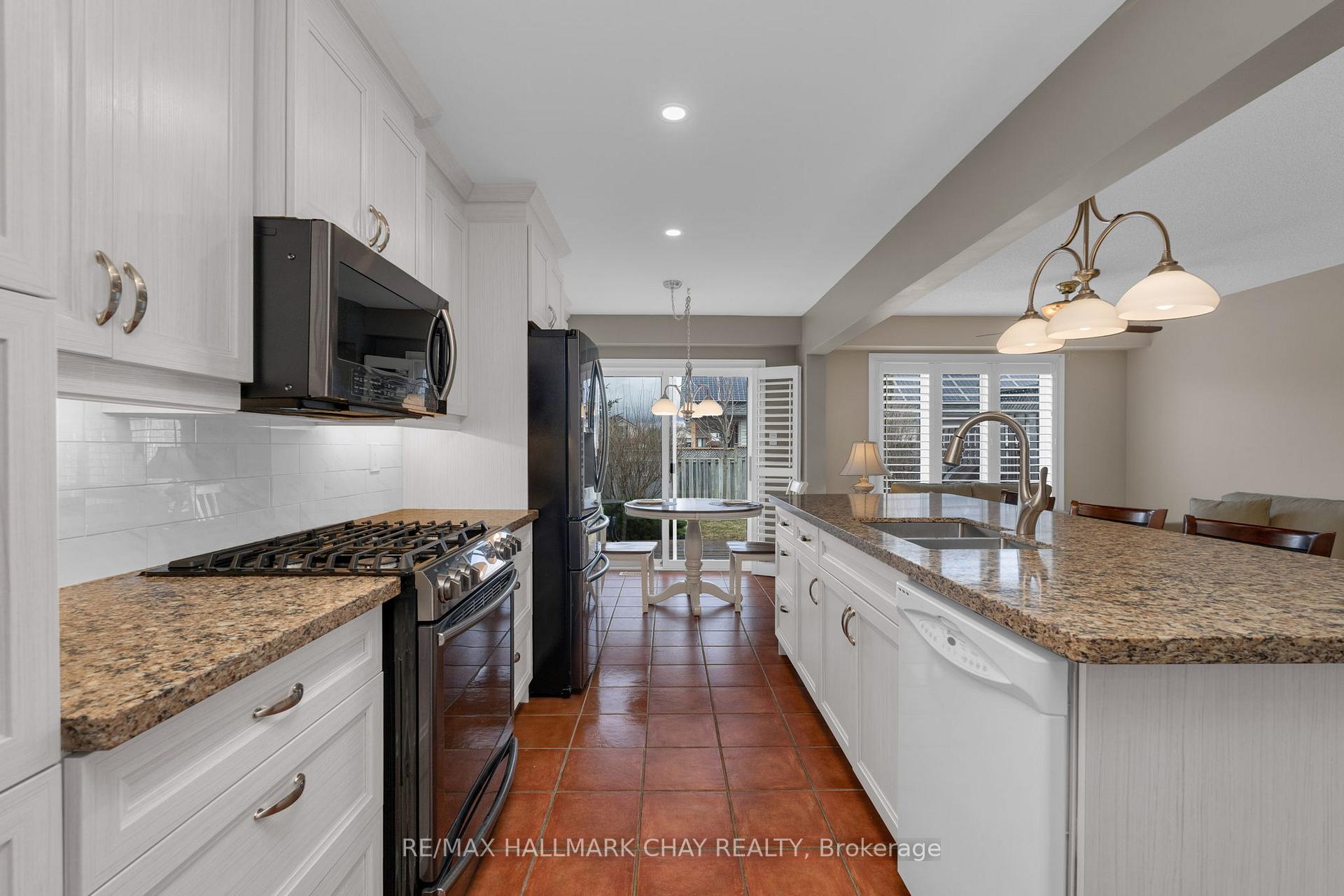 Photo 5 of 358 Esther Drive, Barrie, Painswick South — HOMEH