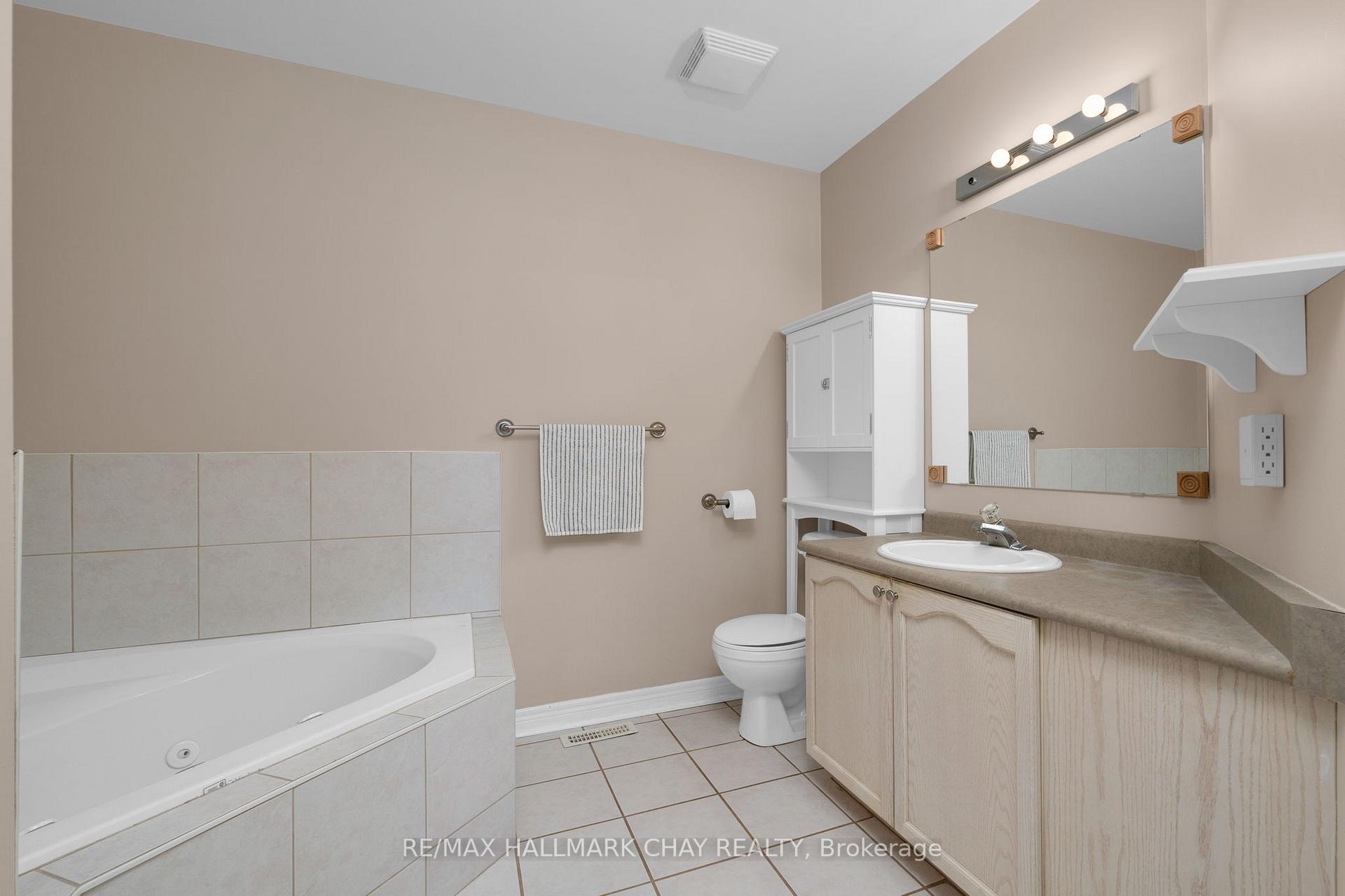Photo 13 of 358 Esther Drive, Barrie, Painswick South — HOMEH