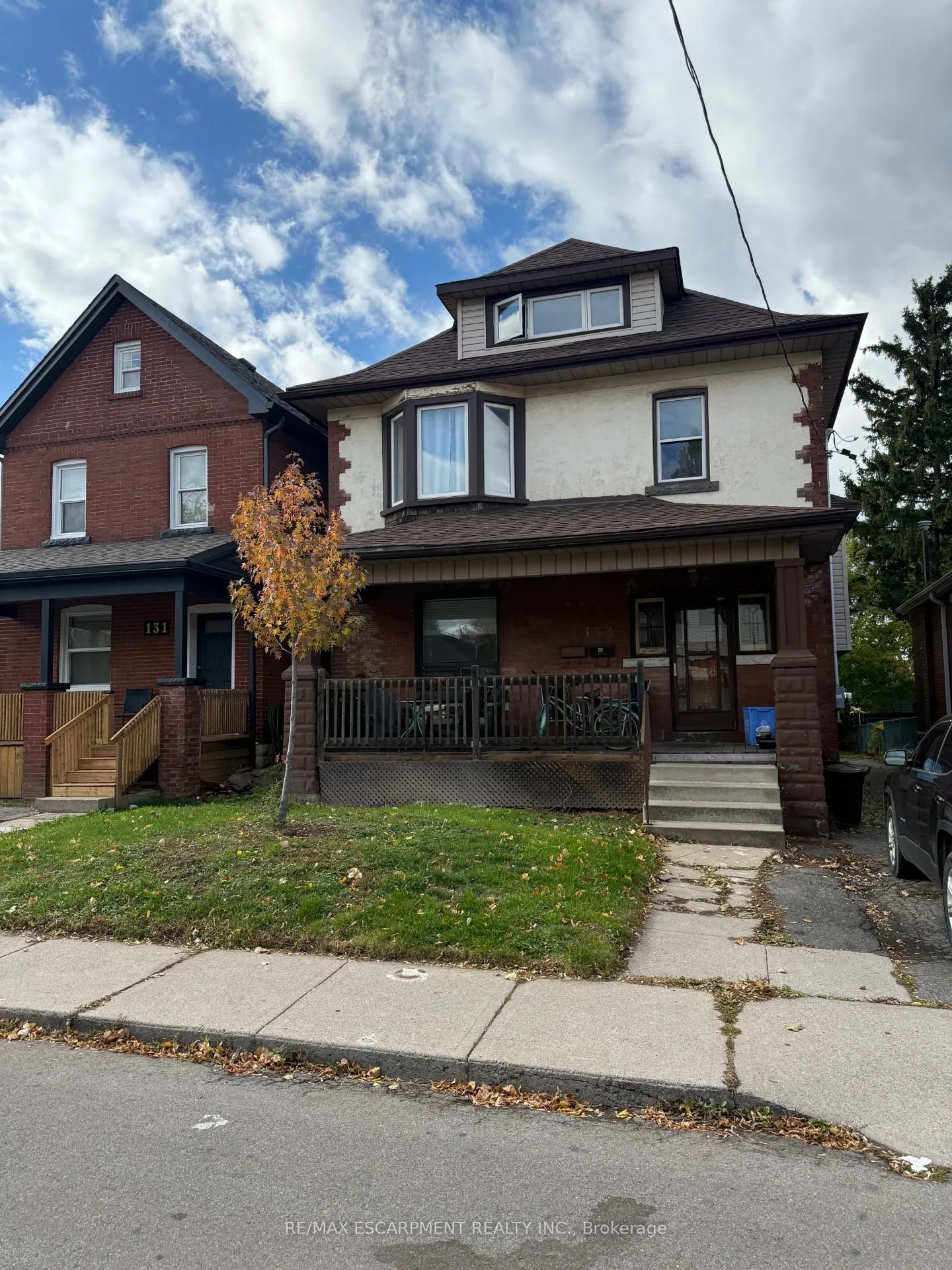 Photo 1 of 133 Park Row N, Hamilton, Crown Point — HOMEH