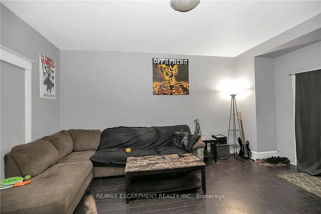 Photo 5 of 133 Park Row N, Hamilton, Crown Point — HOMEH