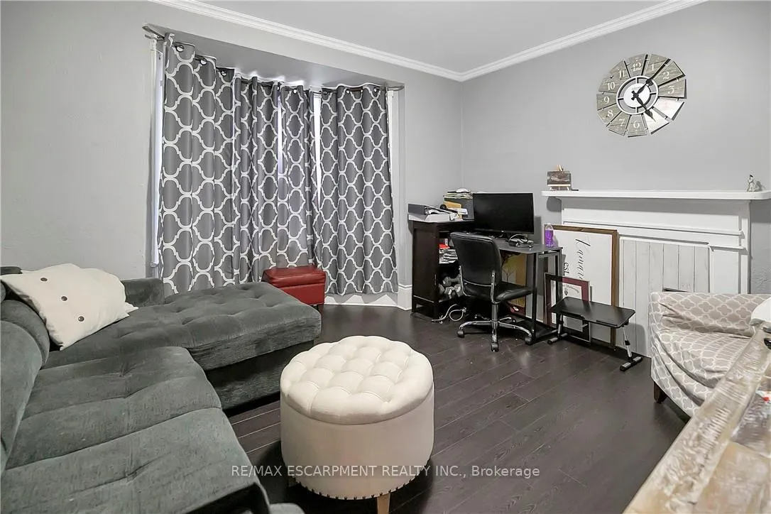 Photo 16 of 133 Park Row N, Hamilton, Crown Point — HOMEH