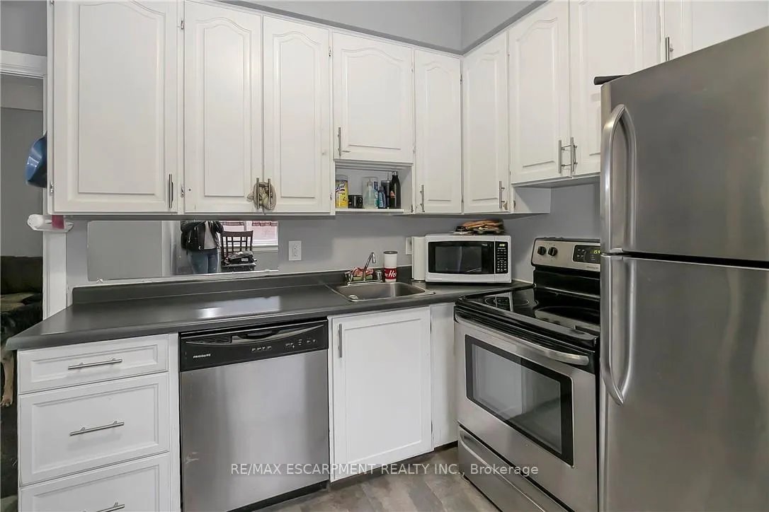 Photo 21 of 133 Park Row N, Hamilton, Crown Point — HOMEH