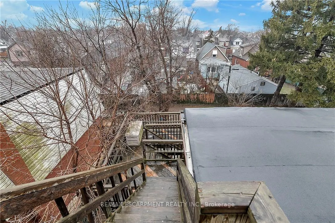 Photo 23 of 133 Park Row N, Hamilton, Crown Point — HOMEH