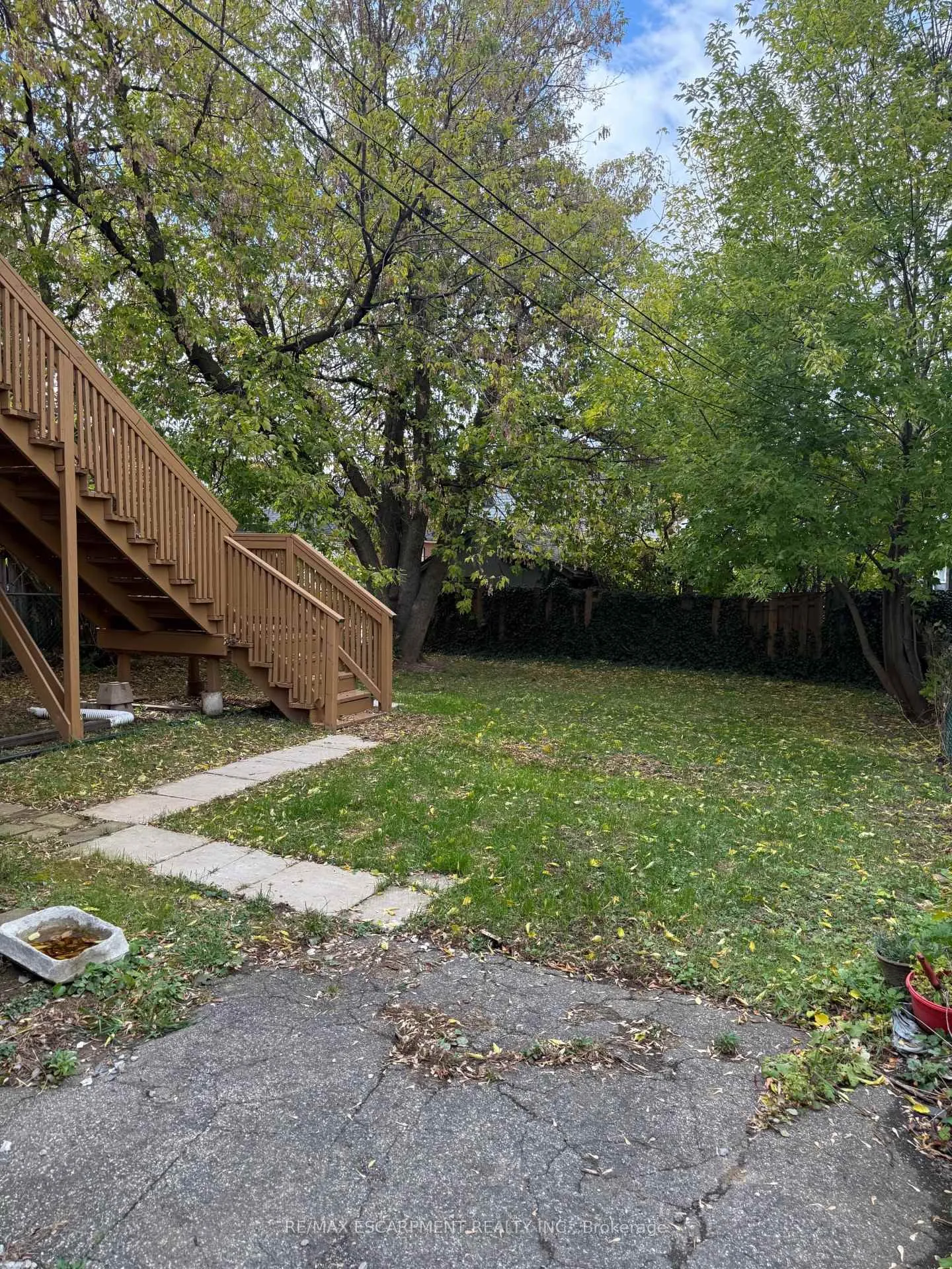 Photo 24 of 133 Park Row N, Hamilton, Crown Point — HOMEH