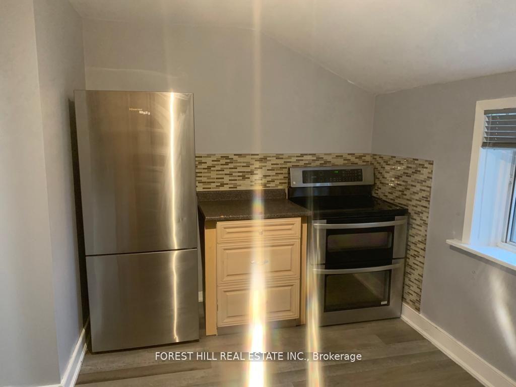 Photo 3 of 1396 Leighland Road, Burlington, Freeman — HOMEH