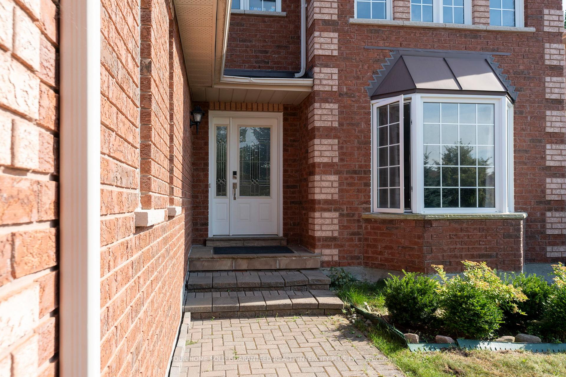 Photo 3 of 31 Grant's Way, Barrie, Ardagh — HOMEH